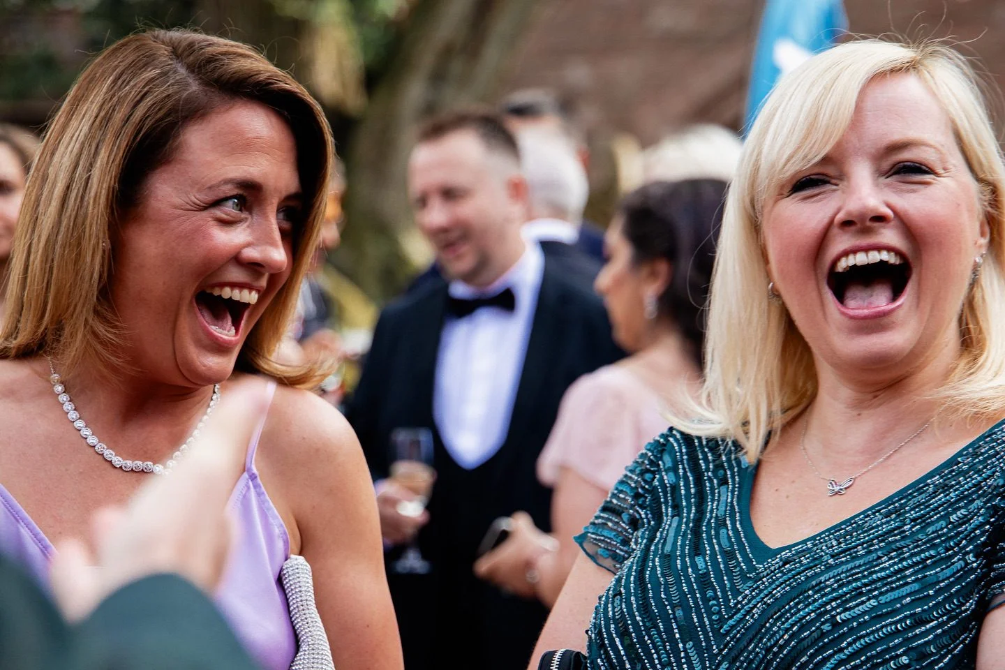 Magicien Close-Up “ Vitalis, l'art de l'illusion à  portée de main